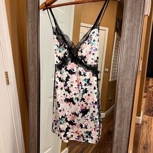 Sexy Victoria’s Secret Floral/Lace Nighty